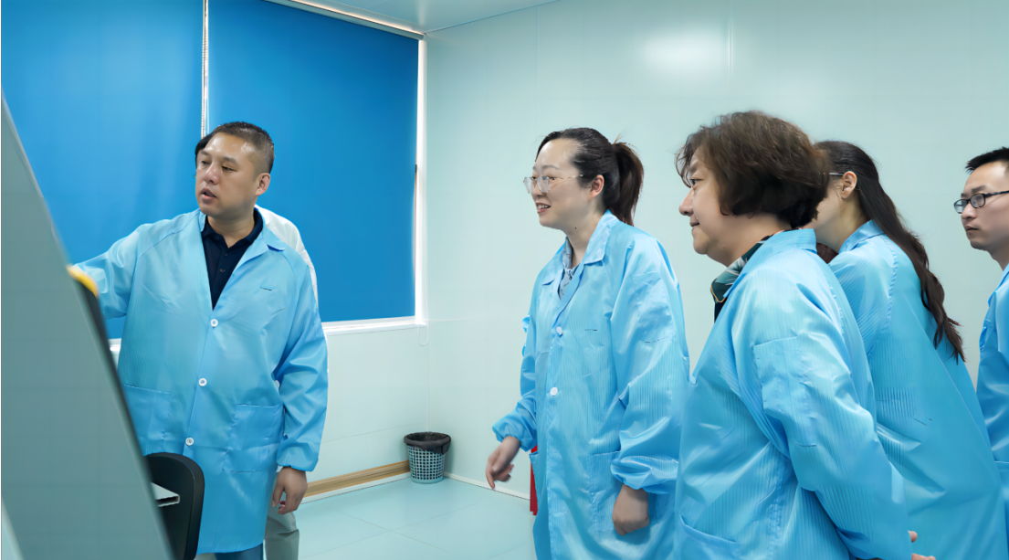 湖北省市場監(jiān)督管理局、湖北省計量測試技術(shù)研究院領(lǐng)導(dǎo)一行到訪創(chuàng)芯檢測實驗室交流合作